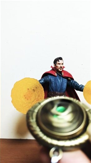 Keychain 1 -Dr Strange with Eye of Agamotto Key chain with green time stone