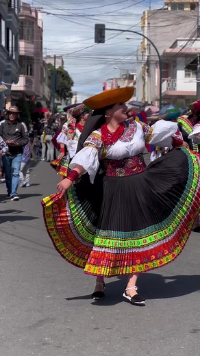 Colorful Ecuadorian Folk Dances Celebrating Pilas Taday