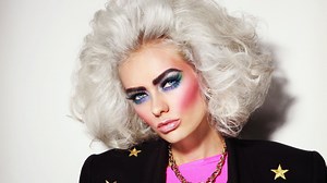 Trucco anni 80: tutorial semplice per trasformarsi in stile punk
