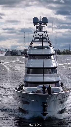 520K views · 5.4K reactions | World’s Largest Sportfishing Yacht Is Finally Here. #FishingYacht #SuperyachtLife #YachtTour #FishingBoat #MegaYacht #us#foryoupage | HOT BOAT | Facebook