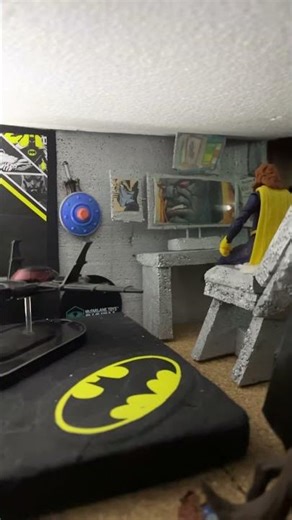 BarbraGordon and Batman in the bat cave # diorama #mcfarlane #batman