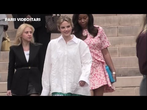 Isla Johnston @ Paris Fashion Week 3 october 2025 show Loewe