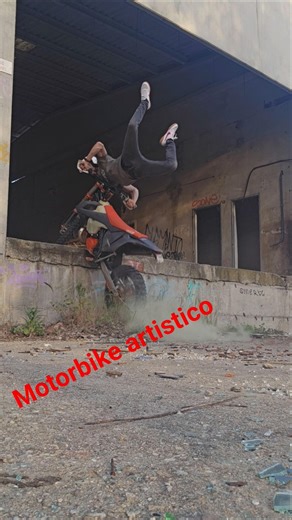 haciendo El PiNo en moto #motorshow #crash #ktm #hardenduro #caída #enduro #nike #gopro #gas