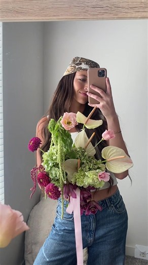 How to Make a Bride’s Wedding Bouquet | Wedding Florist Guide