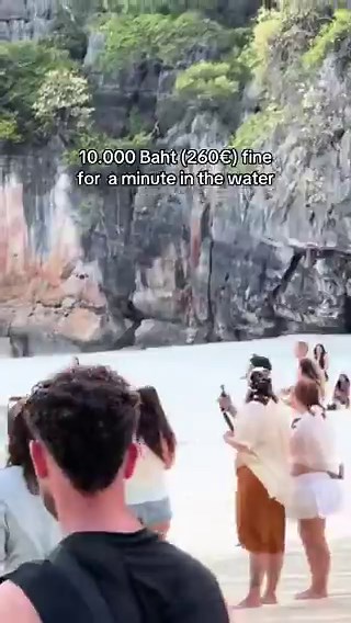 私が行った時は天気が悪かったこともあったかもだけど膝くらい浸かってても注意されてた記憶が。。以前はこの浜でキャンプできたって言ってたけど、そんな時代に行ってみたかった。。