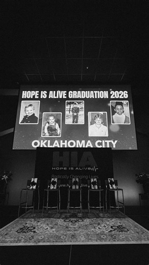 This past Friday, Steven Caraway graduated from the Hope is Alive program and gave God all the glory! 🎓 Steven not only completed the program this was his second time through but also fully surrendered and let Jesus transform his life. Through the love and support of his church, family, leaders, and the partnership between Together Church and Hope is Alive, redemption became his reality. During his speech, he gave shoutouts to his program manager and others who walked alongside him, publicly ap