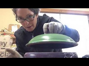 How to separate a stuck fired lid from a pot