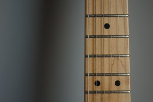 What Are Jumbo Frets? Different Sizes and Why They Matter | Six String Acoustic