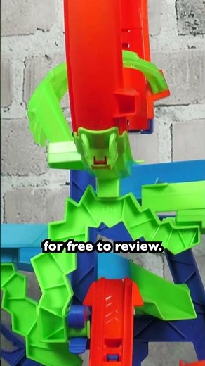 Loop Around for Mid-Air @HotWheels Crashes! #hotwheels #hotwheelscollection #hotwheelscollector