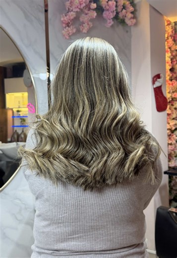 ✨💖 . . . . . . . . #MagicNailsSpa #MechasTrujillo #AntesYDespues #HairTransformation #SpaTrujillo