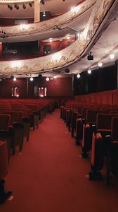 3.3K views · 51 reactions | Un lieu emblématique du théâtre français ✨ Découvrez le Théâtre de Paris en vidéo : son hall majestueux, son bar convivial et sa magnifique salle à l’italienne de plus de 1000 places On a hâte de vous retrouver dès la semaine prochaine avec notre nouvelle programmation  ️ Ces espaces sont privatisables. Rendez-vous sur notre site internet pour plus d’infos | Théâtre de Paris | Facebook