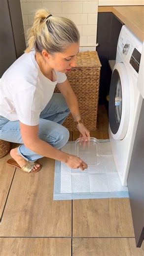 Home Cleaning 🧼🧹 Do you do this cleaning too? #cleaning #clean #house #tricks #tips