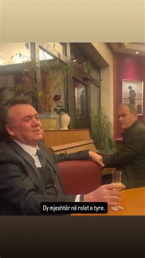 Fantastike/ Ilir Shaqiri këndon live një nga këngët ikonike të tij "Fjalët e qiririt" 🙏 | Prishtina News