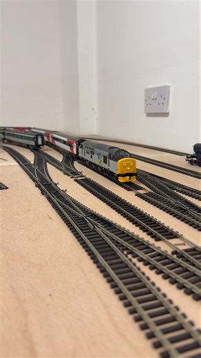 00 Gauge | Bachmann 37 & Heljan Class 57 | #railfan #shorts #railway #train #model #modeltrains