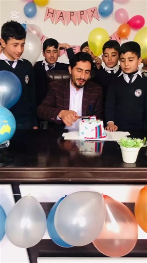 #cake #cermony #happy #ist #aniversary Readium School D I Khan 9 فروری کا یہ یادگار دن ہم نے اپنے پیارے طلبہ و طالبات کے ساتھ کیک کاٹنے کی خوبصورت تقریب کے ذریعے مزید یادگار بنا دیا۔ پچھلے سال آج ہی کے دن ہم نے ایک عزم، ایک سوچ اور ایک روشن خواب کے ساتھ اس تعلیمی ادارے کا افتتاح کیا تھا۔ الحمدللہ، آج ایک سال مکمل ہونے پر ہم اللہ تعالیٰ کا شکر ادا کرتے ہیں کہ اس سفر میں ہمیں والدین، اساتذہ اور طلبہ کا بھرپور اعتماد اور تعاون حاصل رہا۔ ان شاء اللہ آنے والے سالوں میں یہ ادارہ مزید ترقی کرے گا اور ت