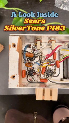 Did you know that Silvertone Amps were manufactured by Danelectro? Silvertone Musicals Instruments sold by the Sears & Roebucks Company started their journey all the way back in 1915 with their very first product being a series of hand crack phonographs, as the Sears & Roebucks Company expanded becoming an American household name for nearly anything and everything, so did the Silvertone brand, during the 40s Silvertone hopped on the Hawaiian music craze by rebranding a line of Valco lap steel gu