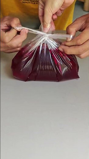 The whole process of plastic bag reinforcement and strapping