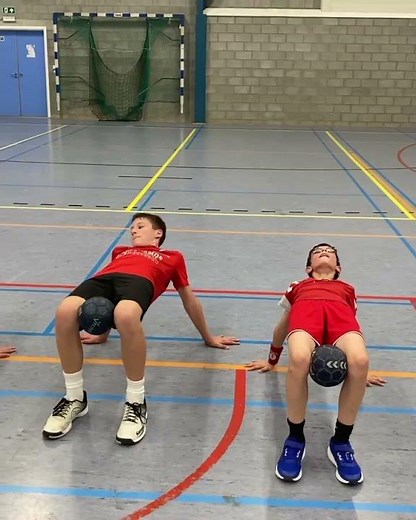 Gainage renforcement et proprioception 10 pour des jeunes en handball par le coach Philip I handball
