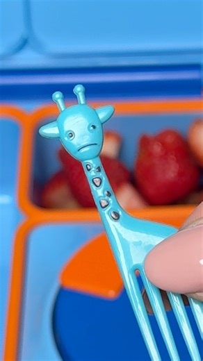 Why is my giraffe so depressed? Let’s pack lunch!! #easyrecipe #lunchideas #bentobox | Married to BBQ