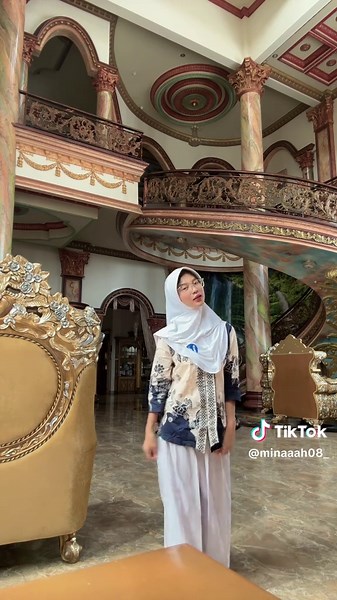 Batik Day: Batik Wanita Inspiration and Keris Motifs