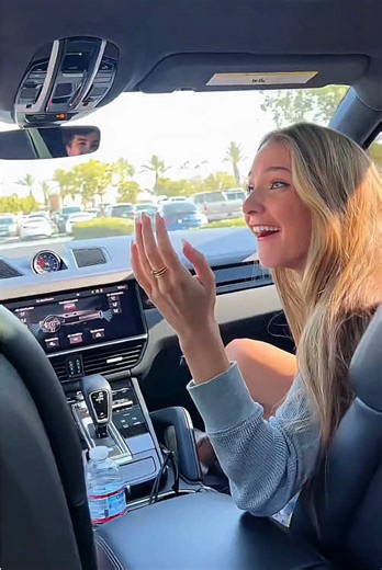 Make my daughter embarrassed in public places🤣😂🫣😳#funny #usa #prank #funnyvideos #funnypranks