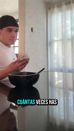Soporte integrado en cable para ver tu teléfono sin manos