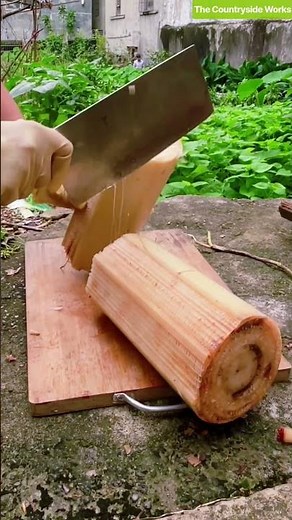 🎋🔪 Splitting A Fresh Bamboo Shoot Into Thick Strips