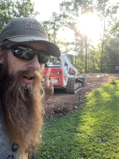 Leveling a new pad for the barn #narrowayhomestead #tinyhouse #barn #build #construction #level