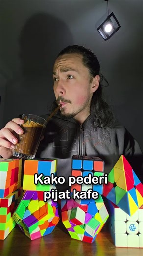 Ova e najloso video sho go imam napraveno ama maka mi e da pravam drugi uste sum hungover od poslednive 3 dena. Sorry! . . . #grujo #macedonia #funny #fyp #comedy