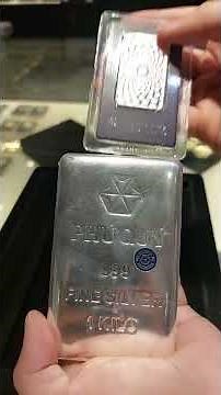 On hand 1kg silver bar of Phu Quy