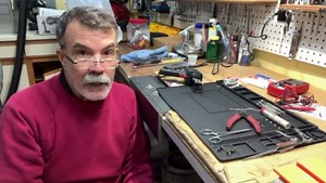 STREBITO Solder Mat Electronics Mat Silicone Repair Mat, Heat Resistant 932°F, Magnetic Project Mat Solder Pad for Soldering, Computer, Laptop, Cell Phone, RC, Gun, Size 17.7" x 11.8" (Black)