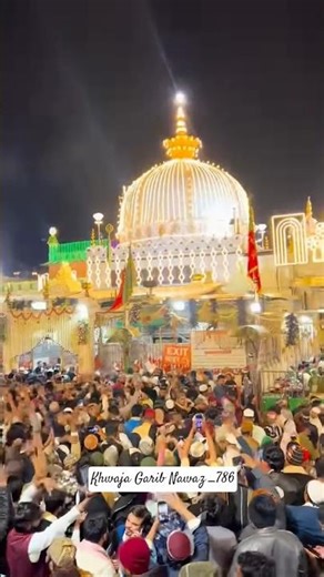 Khwaja Piya ke angan mein 👑🙌🏻#khwajagaribnawaz #dargahsharif #ajmer #trending #shorts #viral #yt