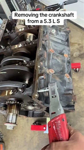 Rebuilding a 5.3L Truck Engine: Removing the Crankshaft