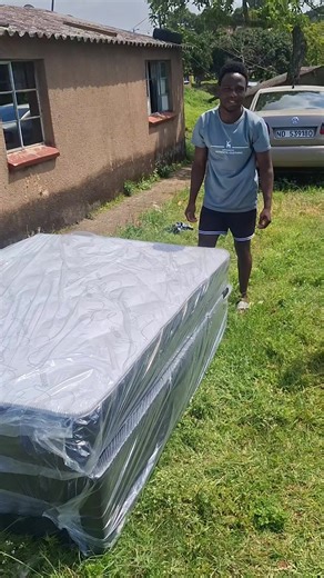 Hi am selling new quality beds from R1500 please call or WhatsApp 0842778217 Cash on delivery