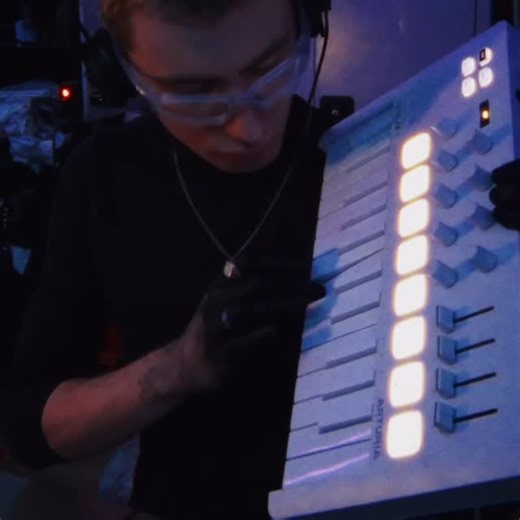 Сережа Феникс on Instagram: "Totem Of Undying creation process Actually long af reel but hope it is at least informative #minecraft #ableton #hardtechno #techno #tutorial"