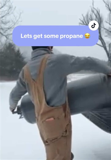 This is one of those trips you never plan for, but you plan because of. We miscalculated our propane on the front end of this winter run, and when the ice and snow rolled across the South, that margin disappeared fast. Propane is not optional out here. It is heat. It is cooking. It is the difference between riding out a cold snap comfortably or sitting inside a frozen box hoping nothing else goes wrong. So this run is about correcting the math before it becomes a problem. Loading propane tanks t