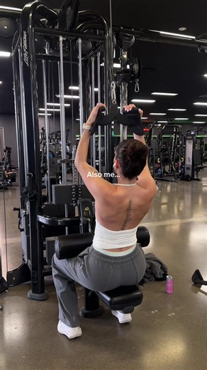 Who doesn’t love a good back day 🫣 @DFYNE #backday #backworkout #gymtok #inspo