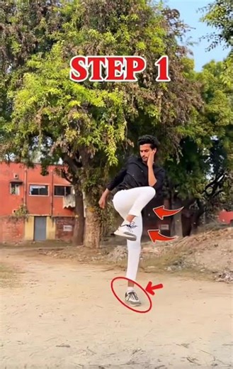 Close Range Tactic: Block with Knees, Strike with Feet