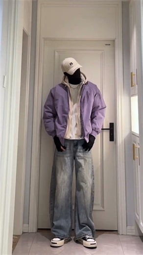 Add some vibes to your early winter outfits #outfitoftheday