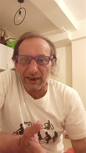 Το κανάλι Κωνσταντίνος αόρατος κάνει ζωντανή μετάδοση!