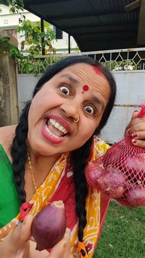 মুনু নিচু খাচ্ছে#shorts#viral