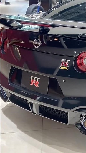 #NISSANGTR 🏎️🔥 BRUTAL CARS at the NISSAN GALLERY in #YOKOHAMA 🇯🇵 #nissanfairlady #skyline