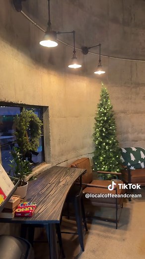 Enjoy a Cozy Saturday at Your Local Coffee Shop