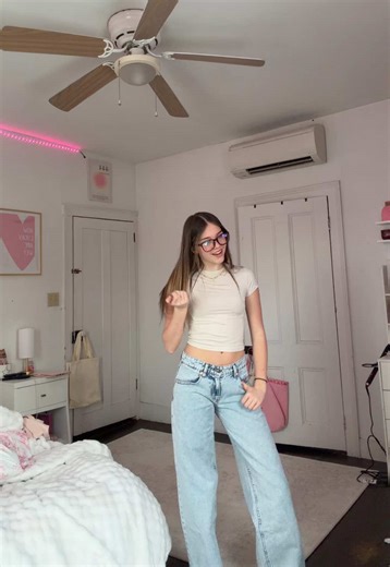 why don’t you come with me 🤭 jeans from @MOTEL #motelrocks #lipsync #trending #motelrocksjeans #fyp