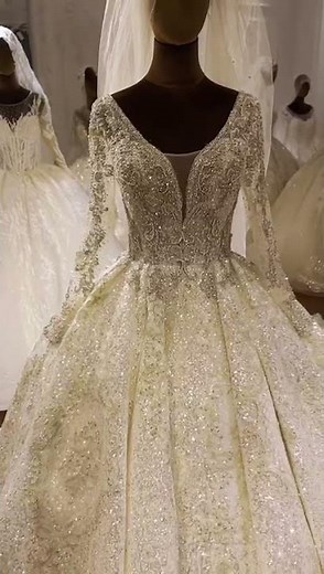 Elegant shiny sparkling wedding dress collection Amanda Novias luxury Asian wedding gown supplier