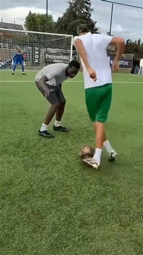 football skills tutorial #ronaldo #shortvideo #trending 🔥