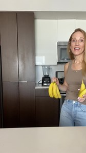 Best meal prep hack - freezing bananas! 🍌 Here’s 3 ways to do it for smoothies, nice cream, banana bread, and more! Which method do you use most often? #howto #healthyrecipes #healthylifestyle #smoothies #mealprep #mealprepideas #food #foodhacks | Downshiftology