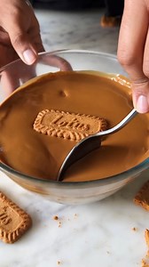 When you need a no-fuss cake recipe then this One Bowl Biscoff is going to come to your rescue always💁🏻‍♂️✨This no-oven recipe gets ready in less than 5 minutes and satisfies your cravings in no time❤️ Ingredients: ✨1/2 cup milk ✨1/2 tbsp vinegar ✨3 tbsp biscoff spread ✨1/4 cup oil ✨1/4 cup castor sugar ✨3/4 cup all purpose flour ✨1/2 tsp baking powder ✨1/2 tsp baking soda Process- 1. Pour milk and white vinegar into a bowl, mix and let it sit for 5 mins. 2. To this, add biscoff spread, oil an