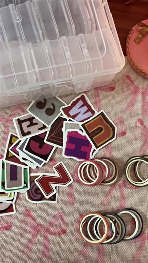 🌈 Behind the scenes of a sticker storm! Here’s what happens when you don’t have proper storage 😅 Stickers everywhere — and trust me, it makes creating and packing orders way more stressful than it should be! But don’t worry — let’s clean this up together 🧼✨ Swipe ➡️ to see the transformation! 🧺 Much better, right? Proper storage isn’t just about looking tidy — it helps protect your stickers, keeps them dust-free, and makes it so much easier to find what you need when things get busy. ✨ Bonus