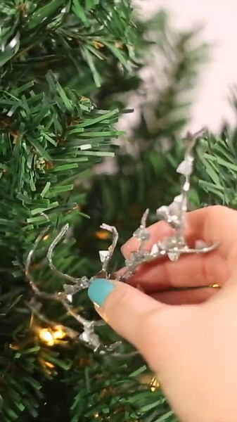 Add a little sparkle to your #Christmastree this year! 🪩🎄✨